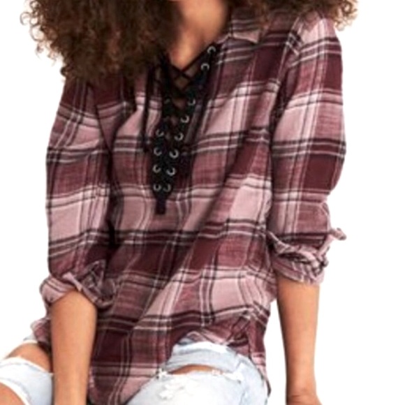 American Eagle Outfitters Tops - AMERICAN EAGLE DISTRESSED OVERSIZED FIT SHIRT